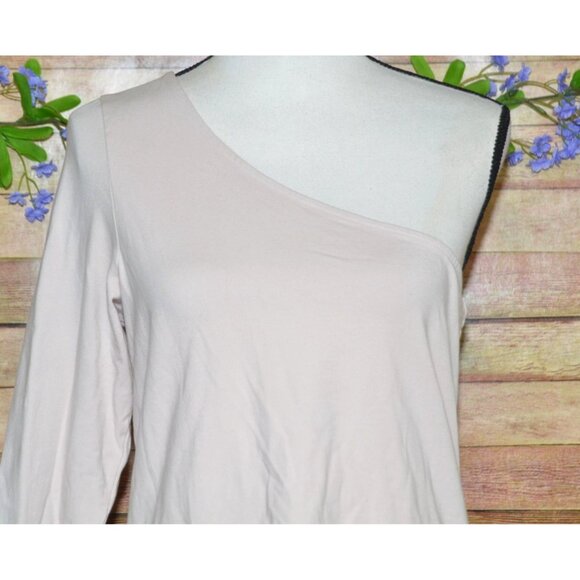 Torrid Ladies Beige One Shoulder Foxy Tee Pullover Top Size 1 1X Stretch Neutral - Picture 2 of 7